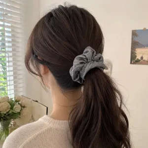Korean minimalist glossy metallic scrunchie for lazy low ponytail daily commuting hair accessory.