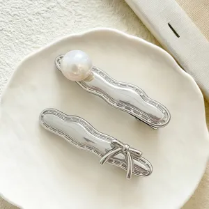 Minimalist Silver Metal Bow And Pearl Duckbill Hair Clip Cute Hair Accessories For Women Daily Hair Styling