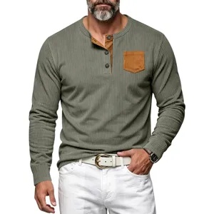 Camisa Henley de manga larga para hombre de punto waffle con bolsillo de contraste