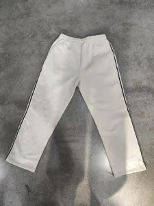 Herren schwere gefütterte weite Jogginghose mit Seitenstreifen und elastischem Bund.