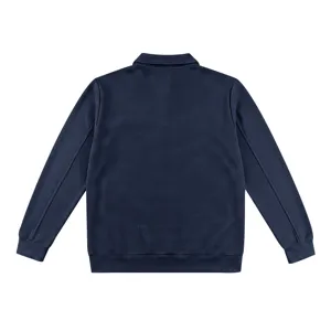 Detailweergave van de achterkant van de heren Waffel gebreide jas in marineblauw met kraag.