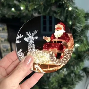 Sottobicchiere rotondo in silicone di Natale dettaglio con motivo festivo di Babbo Natale.