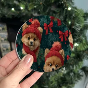 Détail de sous-tasse en céramique Pomeranian de Noël, tapis de table d'hiver mignon maison.