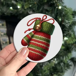 Runder Acryl Weihnachtsuntersetzer mit niedlicher Winterhandschuh Illustration für festliche Deko.