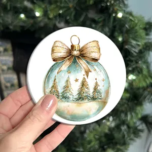 Ronde kerst onderzetter met prachtig gouden strikdesign voor feestelijke tafels en auto decoratie.