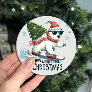 Weihnachten Holzuntersetzer Detail mit niedlichem Eisbär Print und festlichem Design.