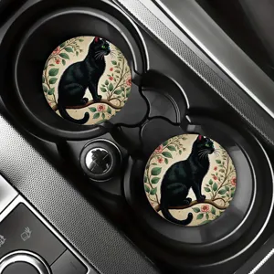 Detailansicht der Auto-Getränkehalter-Untersetzer mit vintage schwarzer Katze Blumen Design.