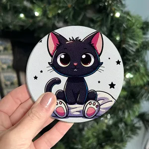 Bonito posavasos redondo de gato negro para taza de café, alfombrilla térmica de tela.