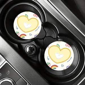 Primo piano del sottobicchiere per auto con design simpatico, tappetino in silicone.