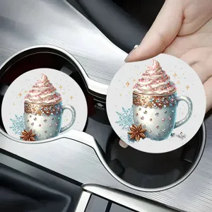 Vista di dettaglio del sottobicchiere per auto con simpatico design di cacao per interni.