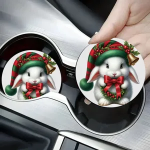 Vue détaillée du sous-verre de voiture lapin de Noël, design festif et absorbant.