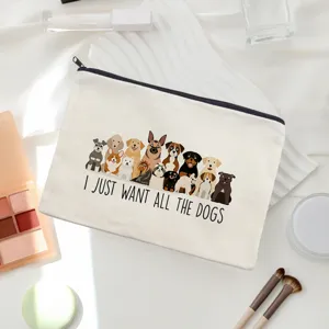 Detailansicht der Canvas Kosmetiktasche mit süßem Hundemotiv und Reißverschluss für Make-up.