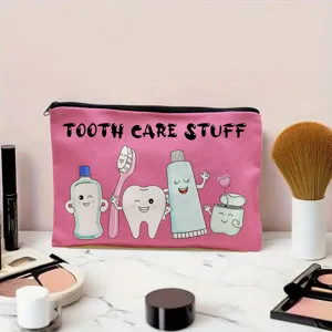 Vue détaillée de la trousse de maquillage en toile rose avec graphismes mignons et fermeture éclair.