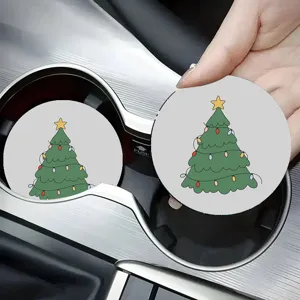 Kerst absorberende auto onderzetter detail opname met schattig boombont ontwerp voor bekerhouder.