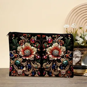 Gedetailleerd uitzicht op canvas make-uptas met vintage barok bloemenprint voor dagelijks