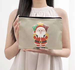 Weihnachten Kosmetiktasche Detailansicht mit süßem Weihnachtsmann und schwarzem Reißverschluss.