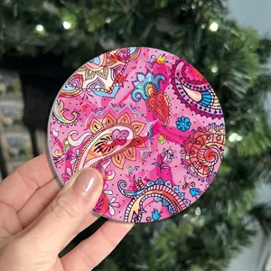 Colorful paisley round silicone coaster heat resistant anti-slip table mat for home decoration.