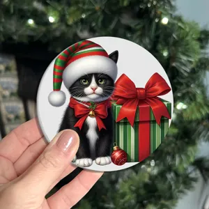 Cute Christmas black cat silicone coaster detail, heat-resistant drink cup mat for home and cafe.