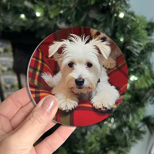Sottobicchiere in silicone con cagnolino carino per tazza, tappetino antiscivolo a quadri rossi.