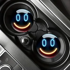 Kfz LED Becheruntersetzer Detailansicht, leuchtendes Neon Smiley Gesicht Design Auto Zubehör