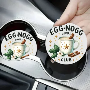 Gros plan détaillé de sous-verres de voiture sur le thème des fêtes avec design de lait de poule.