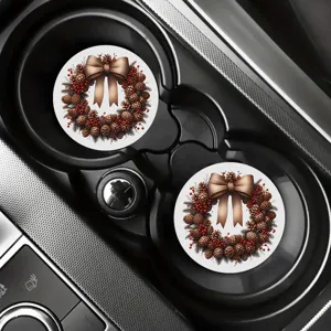 Set di sottobicchieri per auto di Natale con design a corona di pigne festive per interni