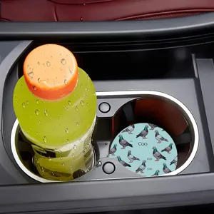 Sottobicchiere per auto in silicone con simpatico motivo di piccione, tappetino antiscivolo.