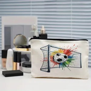 Borsa cosmetica in tela con stampa di porta di calcio colorata, vista dettagliata della borsa.