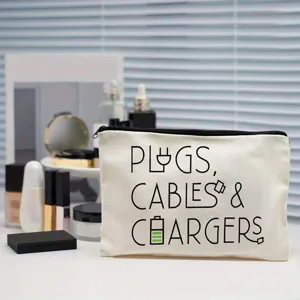 Pochette de rangement en toile pour câbles et chargeurs avec design typographique créatif.