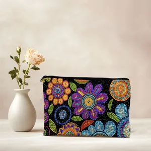 Retro floral coin purse, stylish printed makeup pouch for women and girls daily use.