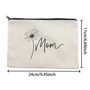 Leinwand Kosmetiktasche Detailansicht mit Gänseblümchen Muster und Mom Schriftzug sowie Maßen.