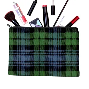 Grüner karierter Make-up-Beutel mit Reißverschluss, langlebige Kosmetiktasche für Reisen.