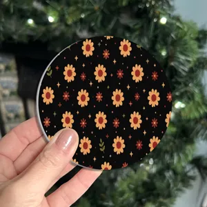 Round silicone coaster with retro floral pattern, heat-resistant table mat for coffee mugs.