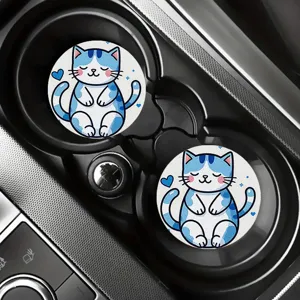 Detailansicht von niedlichen blauen Katzen Auto Tassenuntersetzern im Getränkehalter.