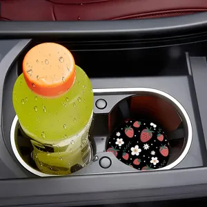Joli sous-verre de porte-gobelet rond à motif de fraises et fleurs résistant à la chaleur.