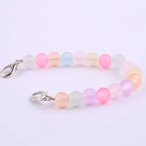 Bracciale di perle opache pastello 10mm con perline in resina e moschettoni