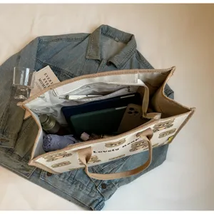 Élégant sac cabas en toile avec imprimé d'ours mignon et grand intérieur pratique.