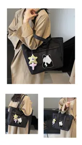 Borsa tote in tela con simpatico ricamo di panda e ciondolo a stella, grande borsa a spalla.