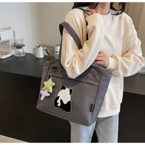 Borsa tote in tela grigia grande capacita borsa a spalla con ricamo panda simpatico ciondolo