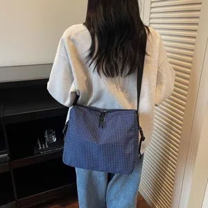 Casual grid shoulder bag, stylish crossbody tote for women, large capacity autumn daily use.