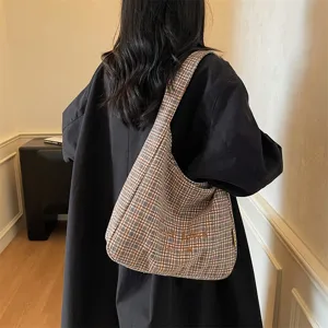 Casual plaid shoulder bag for women, autumn winter wool tote bag, vintage underarm handbag.