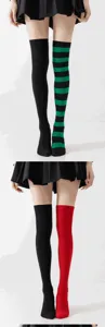 Calcetines altos colorblock, diseño a rayas y liso versión AB para fiesta y uso diario.