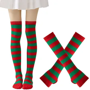 Calcetines altos a rayas de Navidad para mujer, perfectos para fiestas y disfraces.