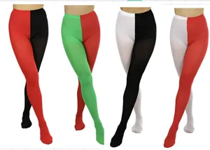 Vista detallada de medias bicolor con mitades en contraste ideales para fiestas y disfraces.