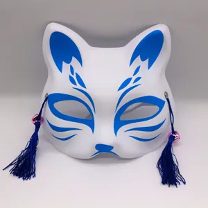 Masque de renard japonais en PVC blanc avec des pampilles bleues pour soirees.