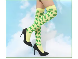Bas cuissantes à carreaux vert et jaune gros plan vue détaillée pour tenues mode