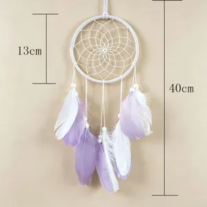Handgemachte weiße und lila Feder Traumfänger Wandbehang Detailgröße 40cm Ansicht