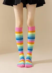 Mujeres calcetines altos a rayas coloridos medias de arco iris para fiesta cosplay lolita