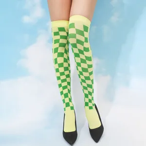 Bas de cuisse à carreaux verts et jaunes chaussettes hautes tendance pour femmes.