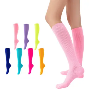 Calcetines deportivos de compresión de rayas verticales de colores calcetines pantorrilla principal